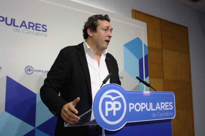 Iñigo Fernández en rueda de prensa 