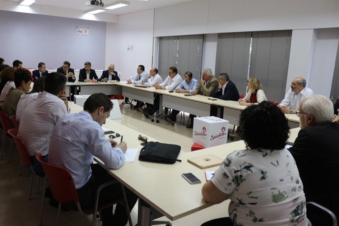 Imagen del encuentro con alcaldes y alcaldesas del PSOE