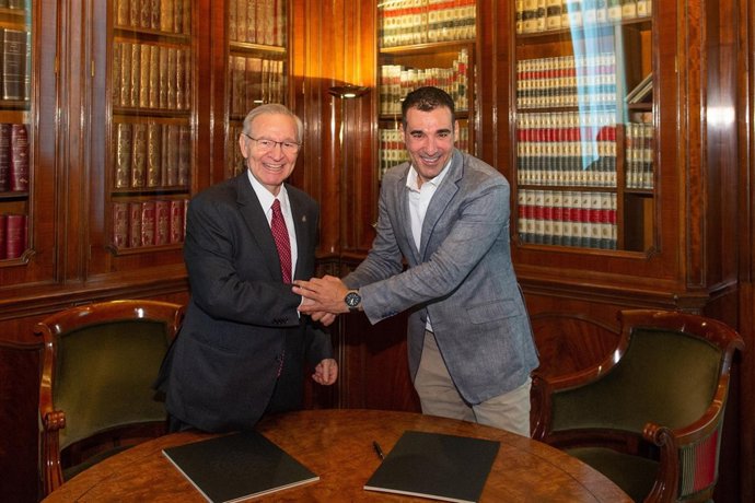 Valls (Cámara de Barcelona) y Vicente (Barcelona Tech City)