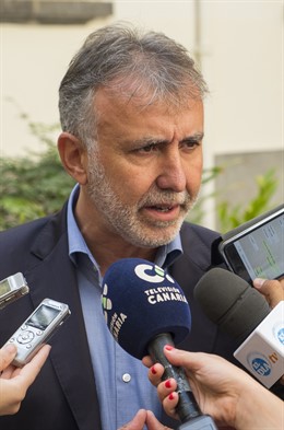 El secretario general del PSC-PSOE, Ángel Víctor Torres