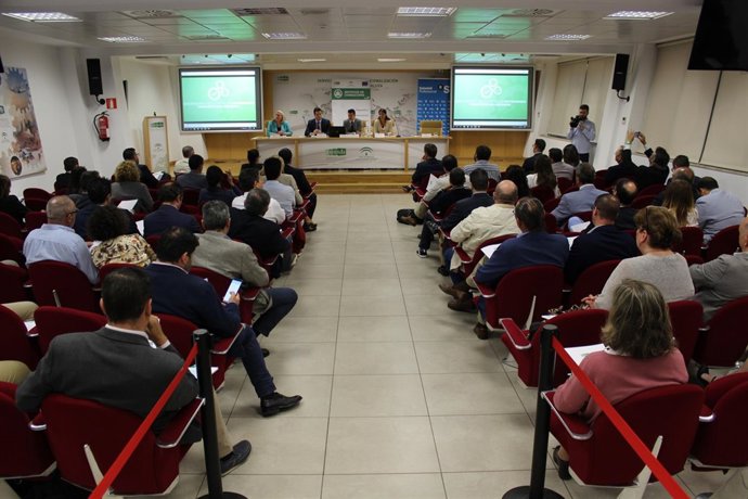 [Grupoeconomiacat] Foto Y Nota De Prensa:Extenda Y Banco Sabadell Muestran Las O