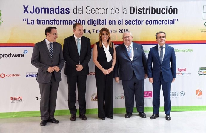 Susana Díaz en una jornada con empresarios de alimentación y perfumería