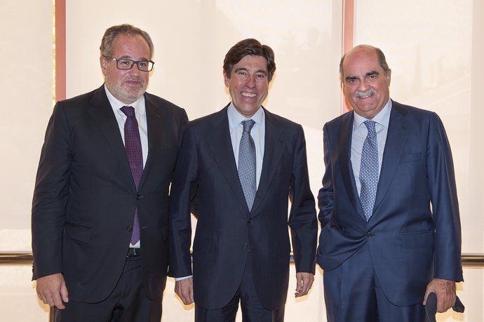 El presidente de Sacyr, Manuel Manrique, Carceller y Moreno Carretero