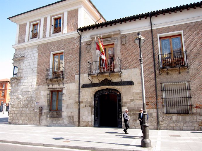 Palacio De Pimentel, Sede De La Diputación Provincial