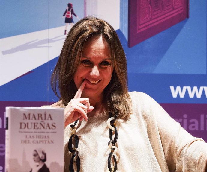 María Dueñas, en la Feria del Libro de Valladolid. 