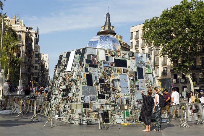 Obra 'Nou paisatge domèstic' de Mau Morgó