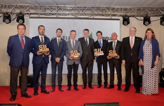 Jaime Gener, de Linde (tercer per la dreta) al costat dels premiats del SIL 2018