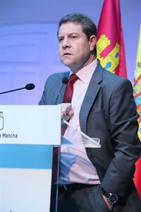 García-Page espera que "la sociedad y los políticos de hoy" puedan inaugurar una nueva "etapa de regeneración"