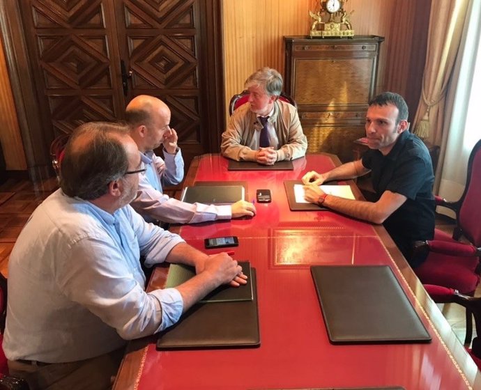 Santisteve reunido con Muñoz (ZEC), Asensio (CHA) y Pérez Anadón (PSOE)
