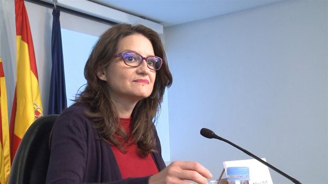 La vicepresidenta del Consell, Mónica Oltra, en rueda de prensa tras el pleno 