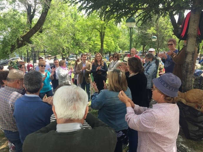 Luna (centro), en la celebración de la romería