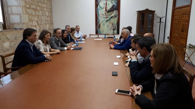 López informa sobre las ayudas de viviendas y espacios públicos.