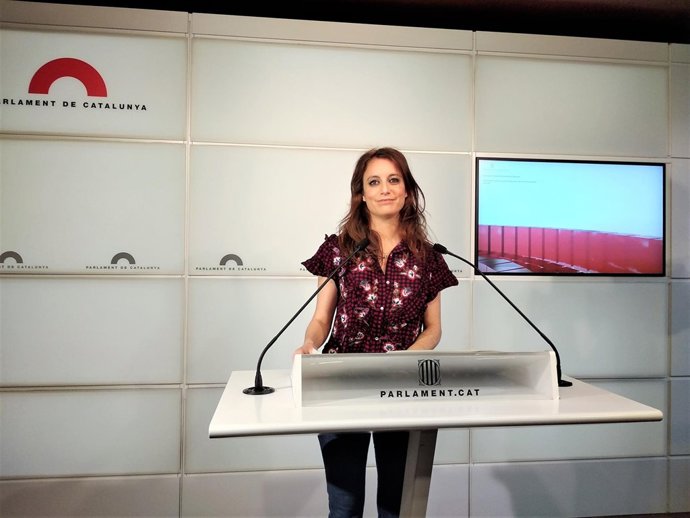 Andrea Levy, diputada del PP en el Parlament de Cataluña, en rueda de prensa 