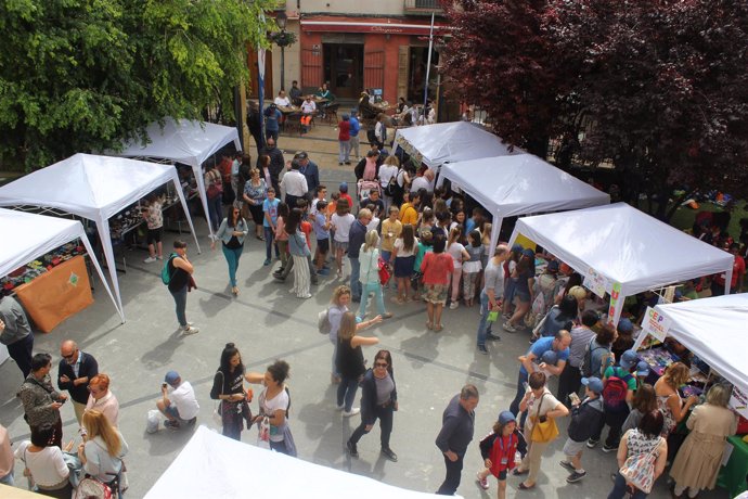 Mercado de cooperativas escolares, en Huesca