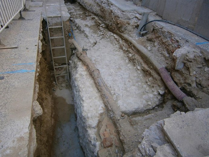 Vestigio de muralla romana del siglo I en el Coso de Zaragoza.    