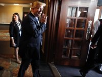 Trump parte a Singapur para disponer los preparativos finales de la cumbre con Kim Jong Un