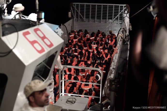 Inmigrantes rescatados por el 'Aquarius' en el Mediterráneo Central