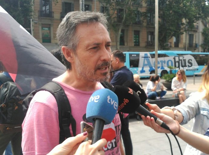 El secretari general de la federació d'Ensenyament de la CGT, Miguel González
