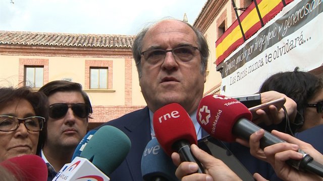 Ángel Gabilondo (PSOE) a l'homenatge a Ignacio Echeverría