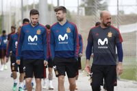 Piqué se retira del entrenamiento antes de tiempo