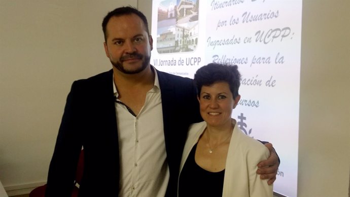 Los psicólogos clínicos Juan Jesús Muñoz y Marta López