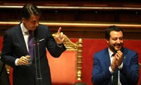 El primer ministro italiano agradece la solidaridad de España al acoger el 'Aquarius' y Salvini canta victoria