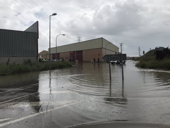 Polígono del Esparragal de Santovenia inundado 11--6-2018