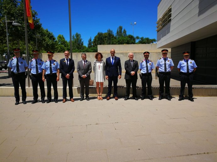 L'conseller Miquel Buch en la comissaria de Mossos a Cambrils
