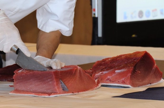 Ronqueo de un lomo de atún rojo