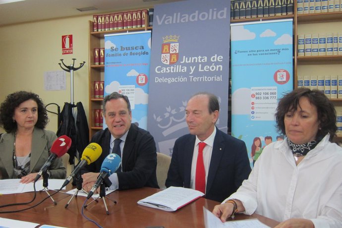 Sánchez y Cantalapiedra junto a Trillo en rueda de prensa 12/6/2018            