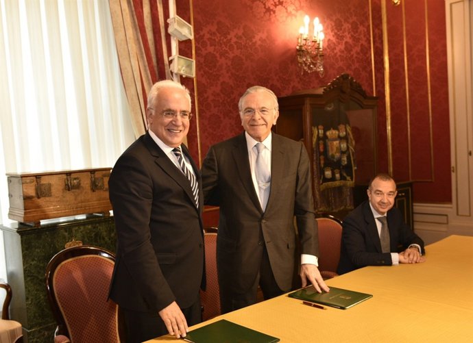 Ceniceros y Fainé tras firmar acuerdo Gobierno riojano y 'la Caixa'