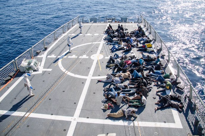 La fragata 'Numancia' rescata a migrantes frente a las costas de Libia en 2016