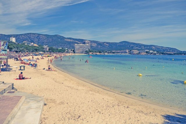Un total de 26 playas y puertos deportivos de Baleares reciben las banderas 'Q' de Calidad Turística