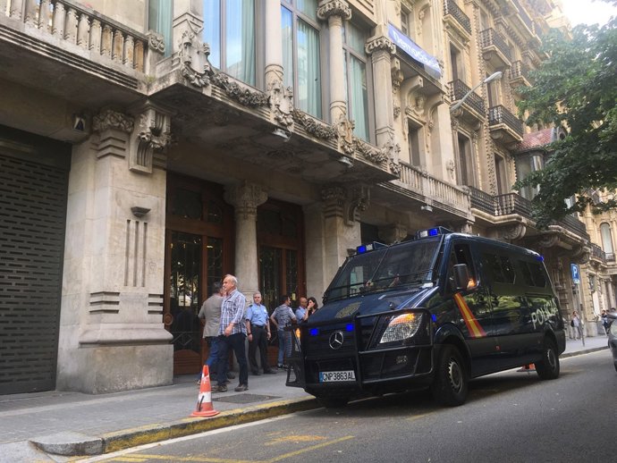 Registre a la Conselleria d'Economia de la Generalitat per l'1-O