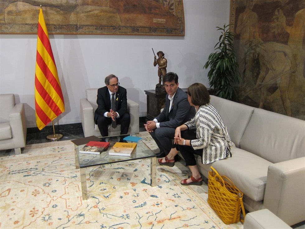 El pte.Quim Torra y los diputados de ERC Sergi Sabrià y Anna Caula