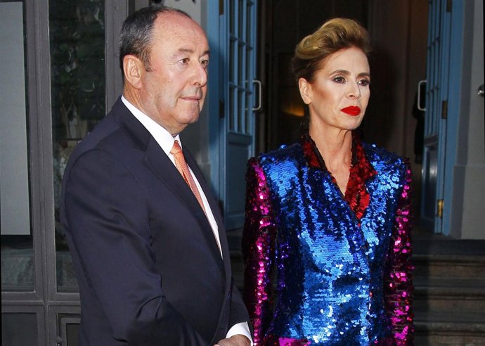 AGHATHA RUIZ DE LA PRADA Y Luis Miguel Rodríguez