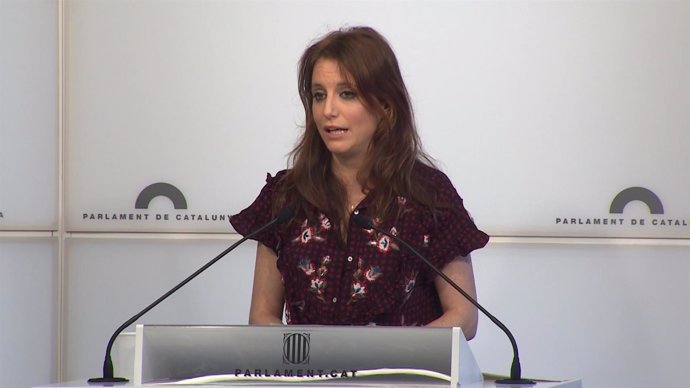 Andrea Levy, diputada del PP en el Parlament de Cataluña, en rueda de prensa 