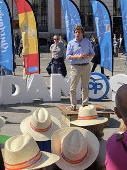 PP sale a la calle con la campaña Quedamos