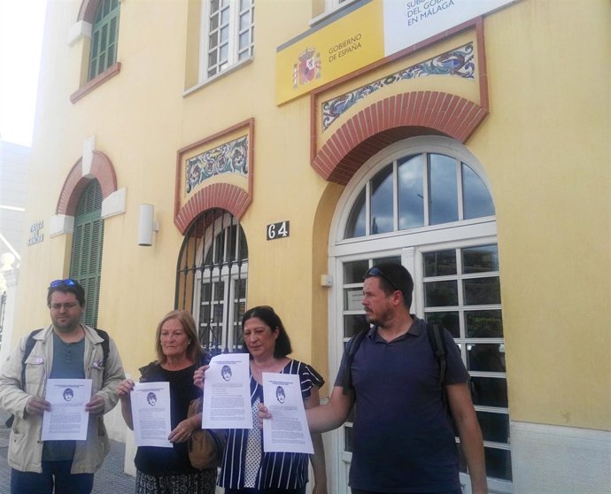 Familia garcia caparrós presenta una petición al Gobierno