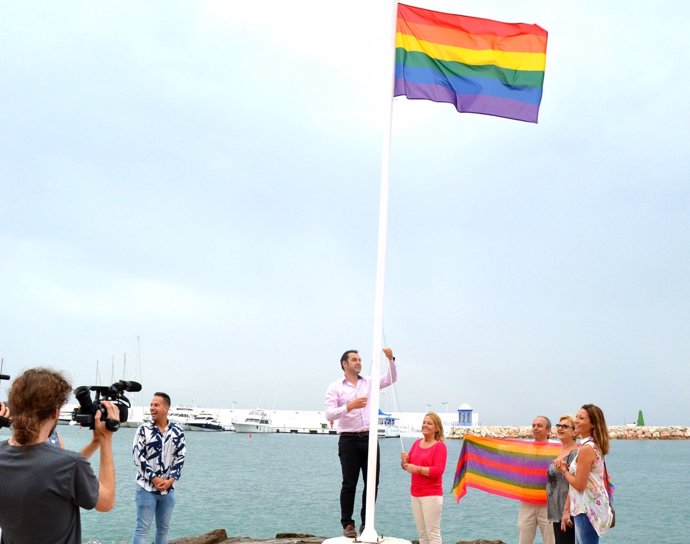 Imagen de archivo de la bandera LGTBI que ya no está en Marbella 