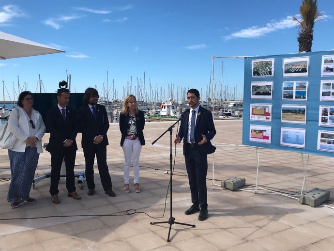 Damià Calvet y Neus Lloveras inauguran la plaza del Port de Vilanova i la Geltrú