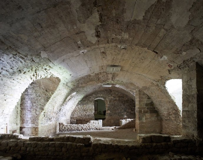 Descobreixen una sala romànica a Vic del segle XI a la Catedral de Vic