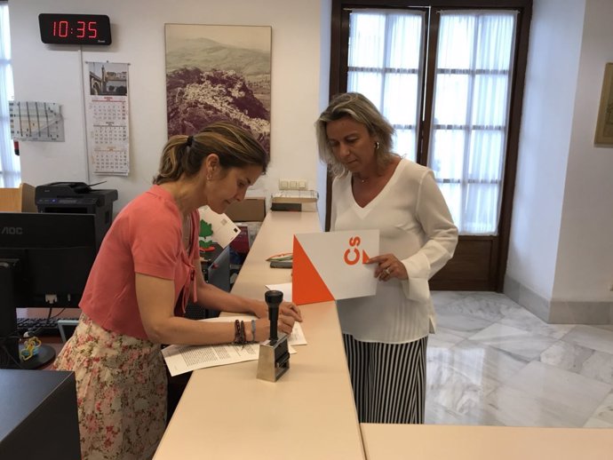 Cs registra una iniciativa sobre las clínicas iDental en el Parlamento andaluz