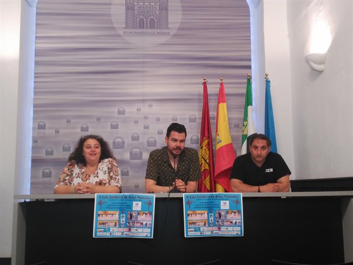 Presentacion V gala solidaria de artes marciales 