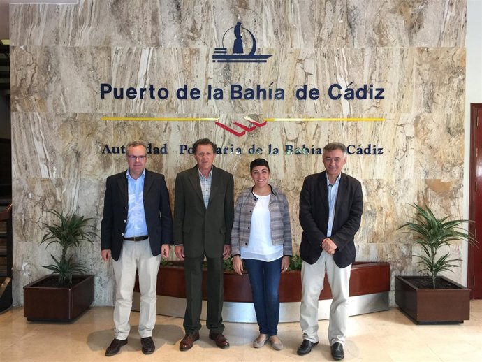 La Directora De La Agencia Pública De Puertos De Andalucía Visita El Puerto De L