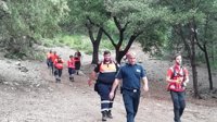 Cerca de 20 personas, entre voluntarios y técnicos, rastrean sin éxito la finca de Ternelles en busca de la avioneta 
