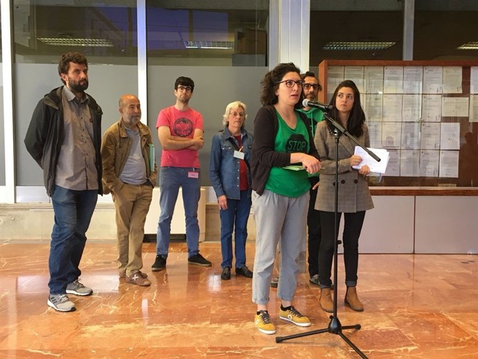 ARXIU / Membres de la PAH i de l'Observatori Desc 