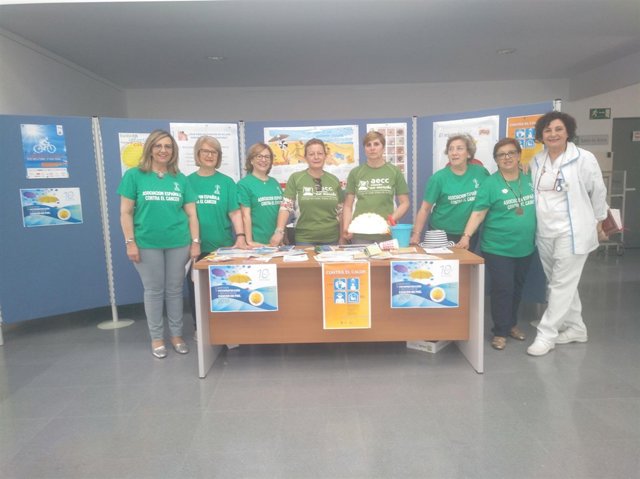 Una de las mesas informativas instaladas