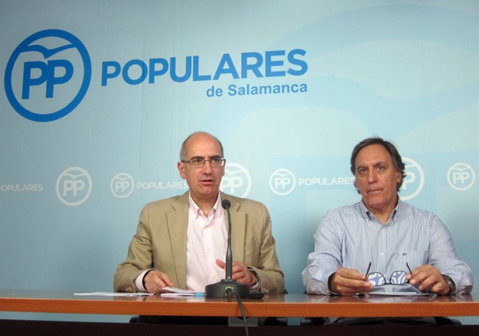 Iglesias y García Carbayo en la sede del PP de Salamanca.         