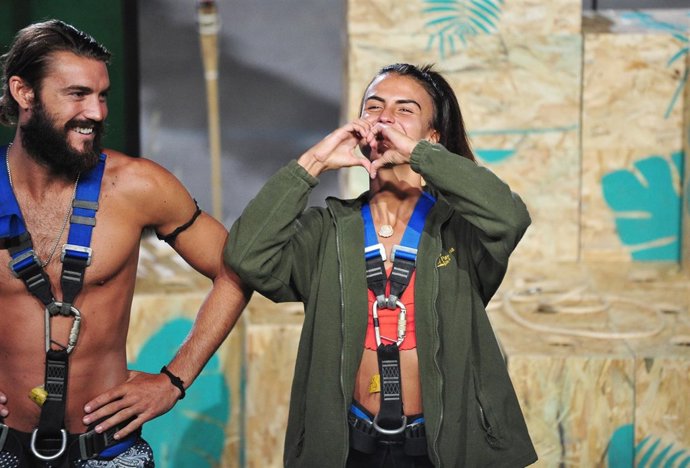 SOFÍA SUESCUN Y LOGAN